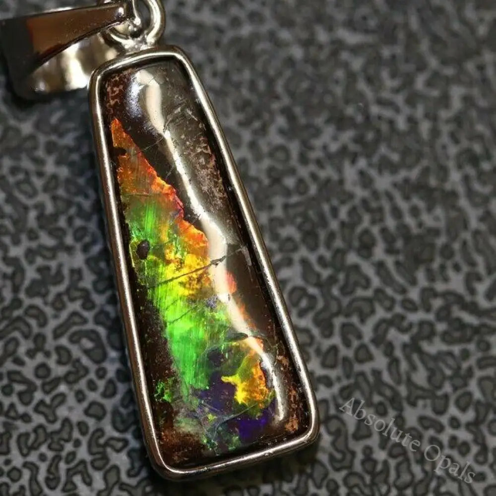 2.86 G Australian Boulder Opal With Silver Pendant: L 29.8 Mm Jewellery