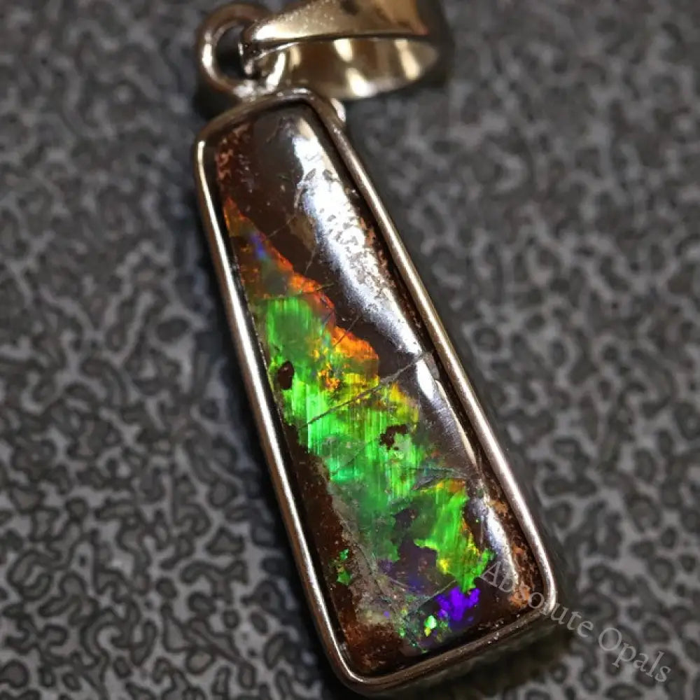 2.86 G Australian Boulder Opal With Silver Pendant: L 29.8 Mm Jewellery