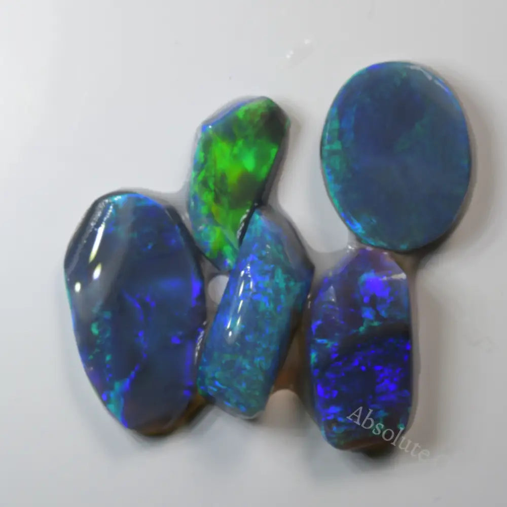 Rough black Opal